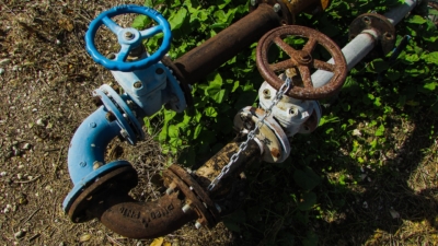 Photo by dimitrisvetsikas1969 on Pixabay https://pixabay.com/en/pipe-taps-plumbing-water-valve-1821109/